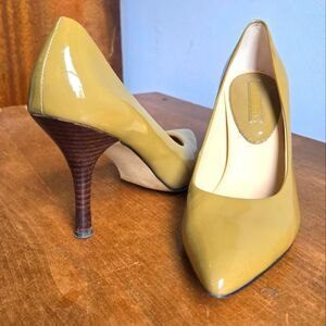 Banana Republic Pointed Toe Olive Green Patent Leather Heels